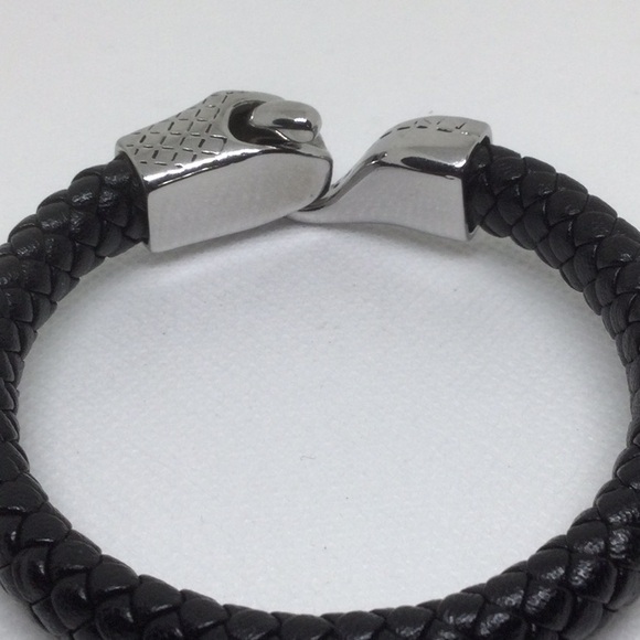 Unisex Leather Bracelet with Snake Head - Picture 4 of 6
